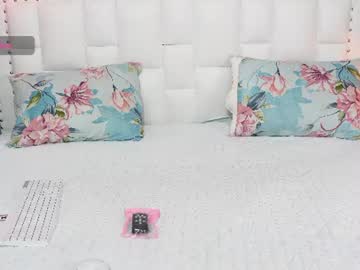 hornybarelylegalgirl