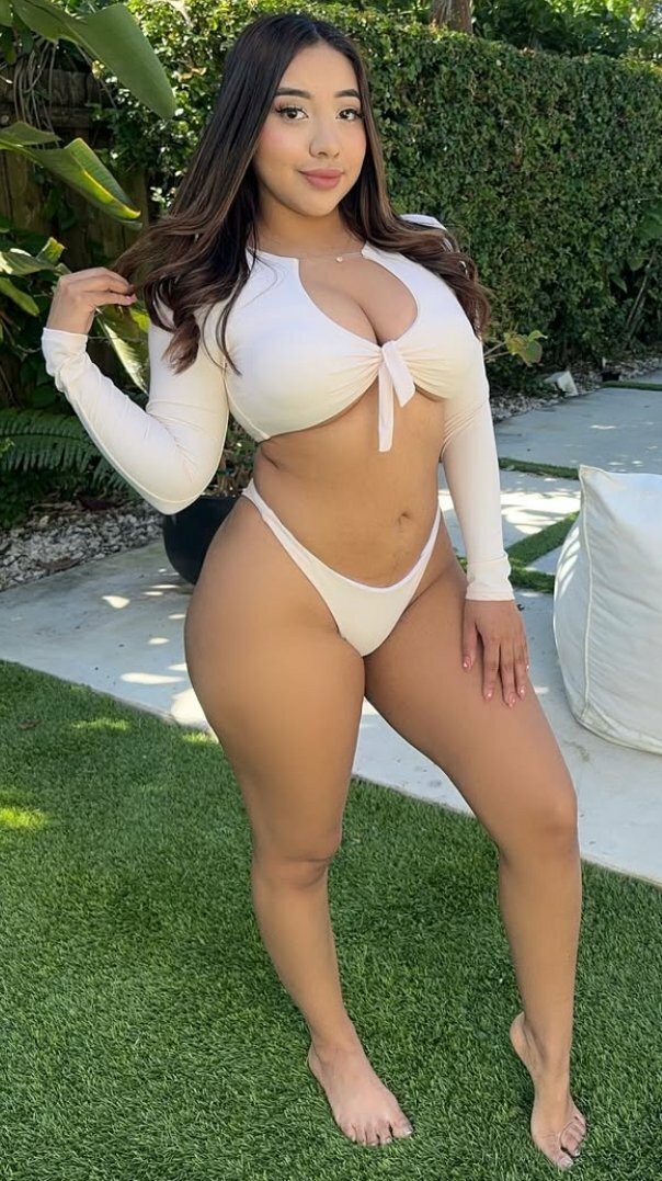 Curvy Latina non nude slut — 21