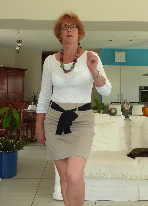 Mature moms in (sheer) stockings or pantyhose — 8