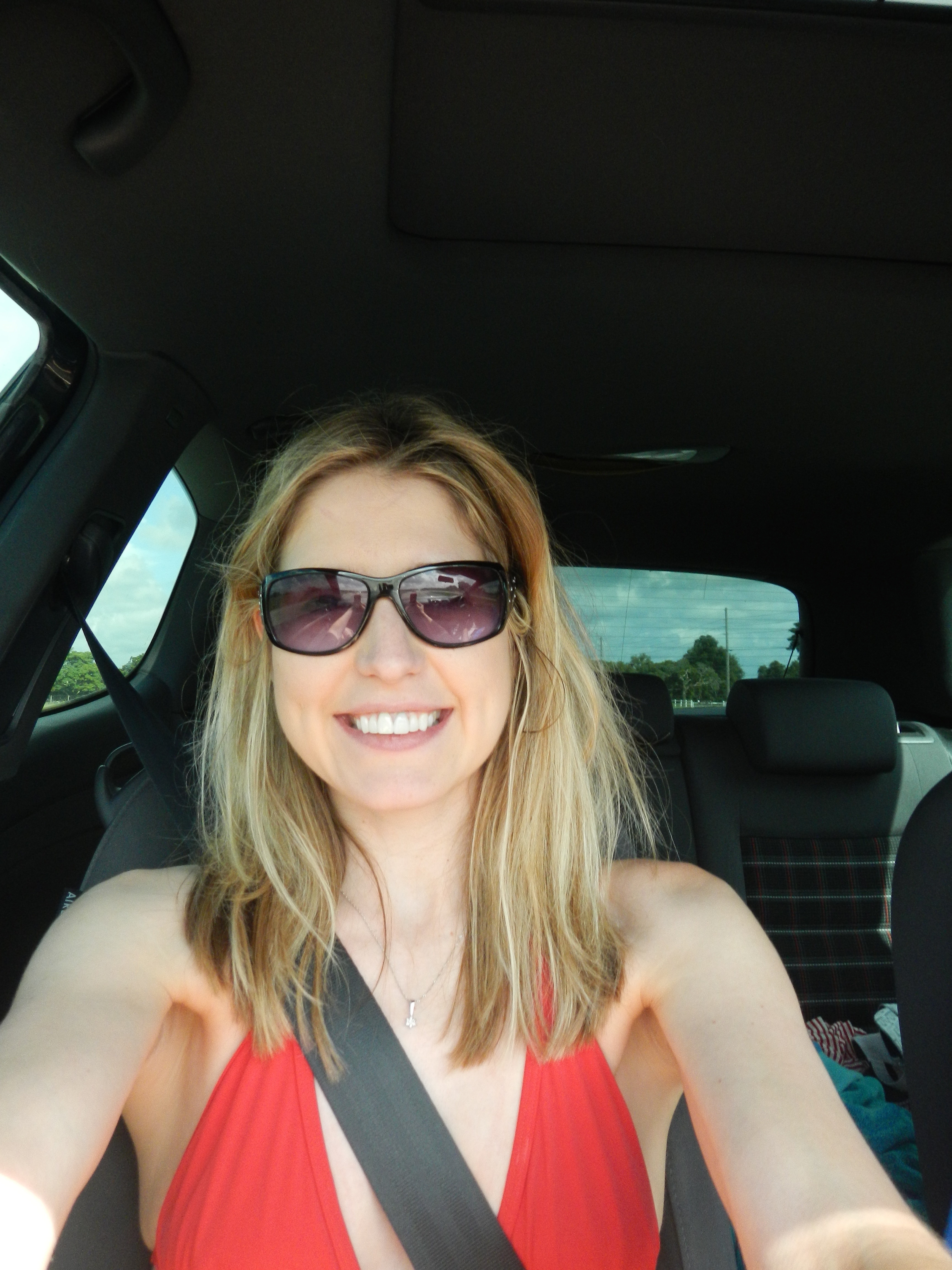 safety belt # Sicherheitsgurt — 14