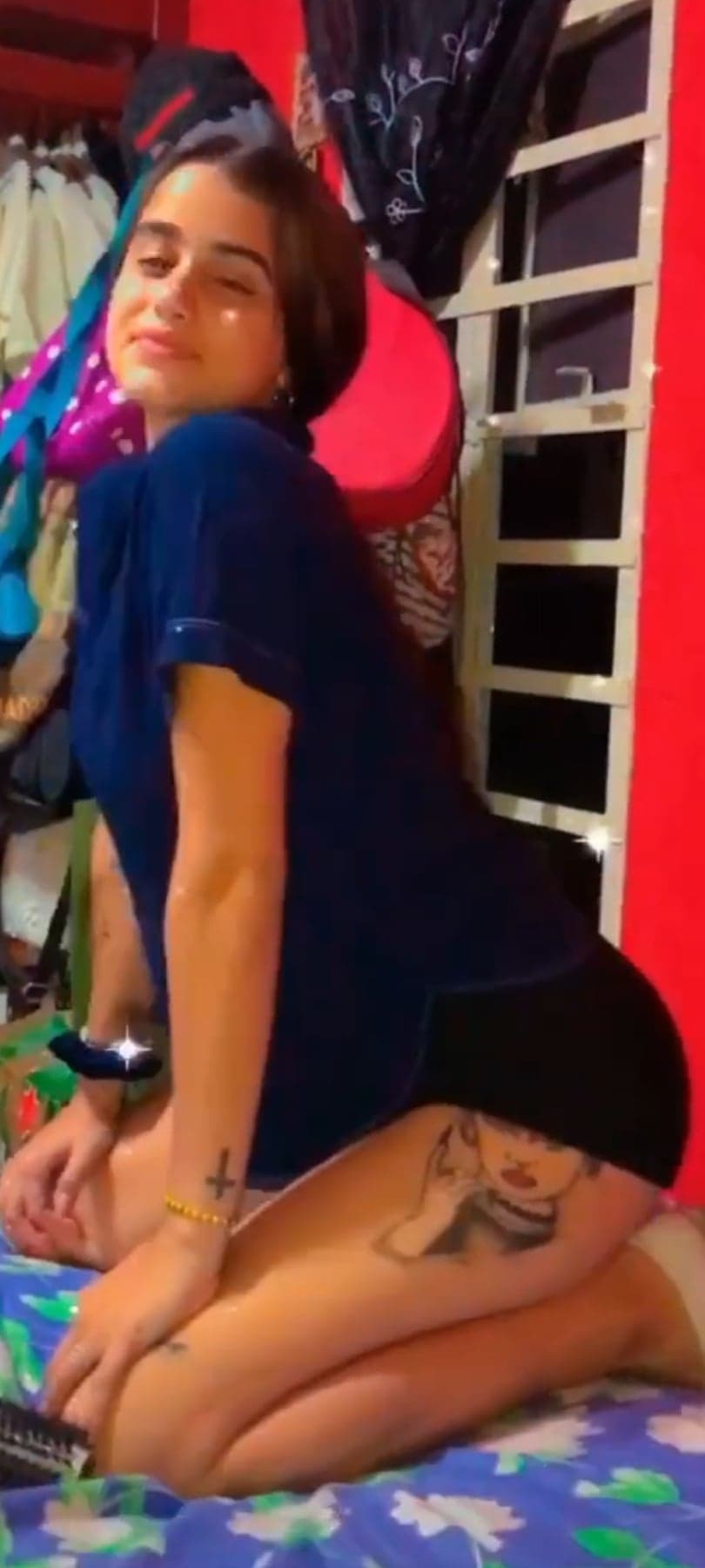lez latinas 2 — 28
